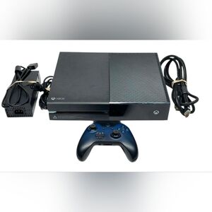 Xbox One 500GB Console Model 1540 with Controller